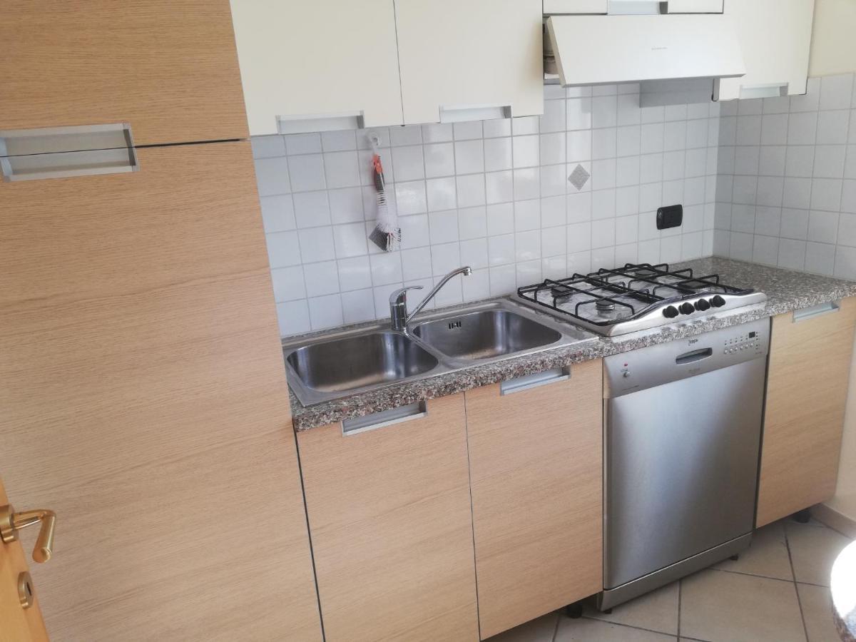 Ferienwohnung Gallo Mit Ueberdachter Terrasse Parkplatz 100 Mtr Z Strand Cannobio Esterno foto